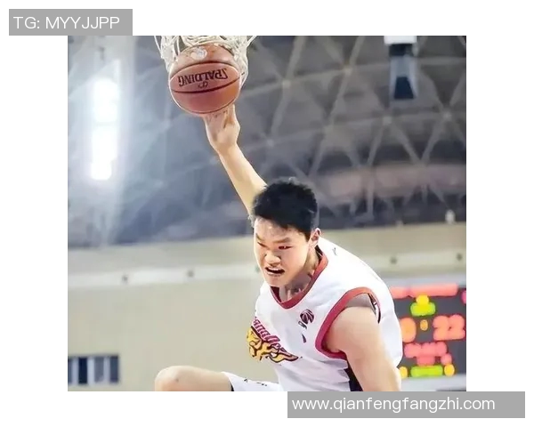 里篮球明星的传奇人生与赛场背后的故事揭秘